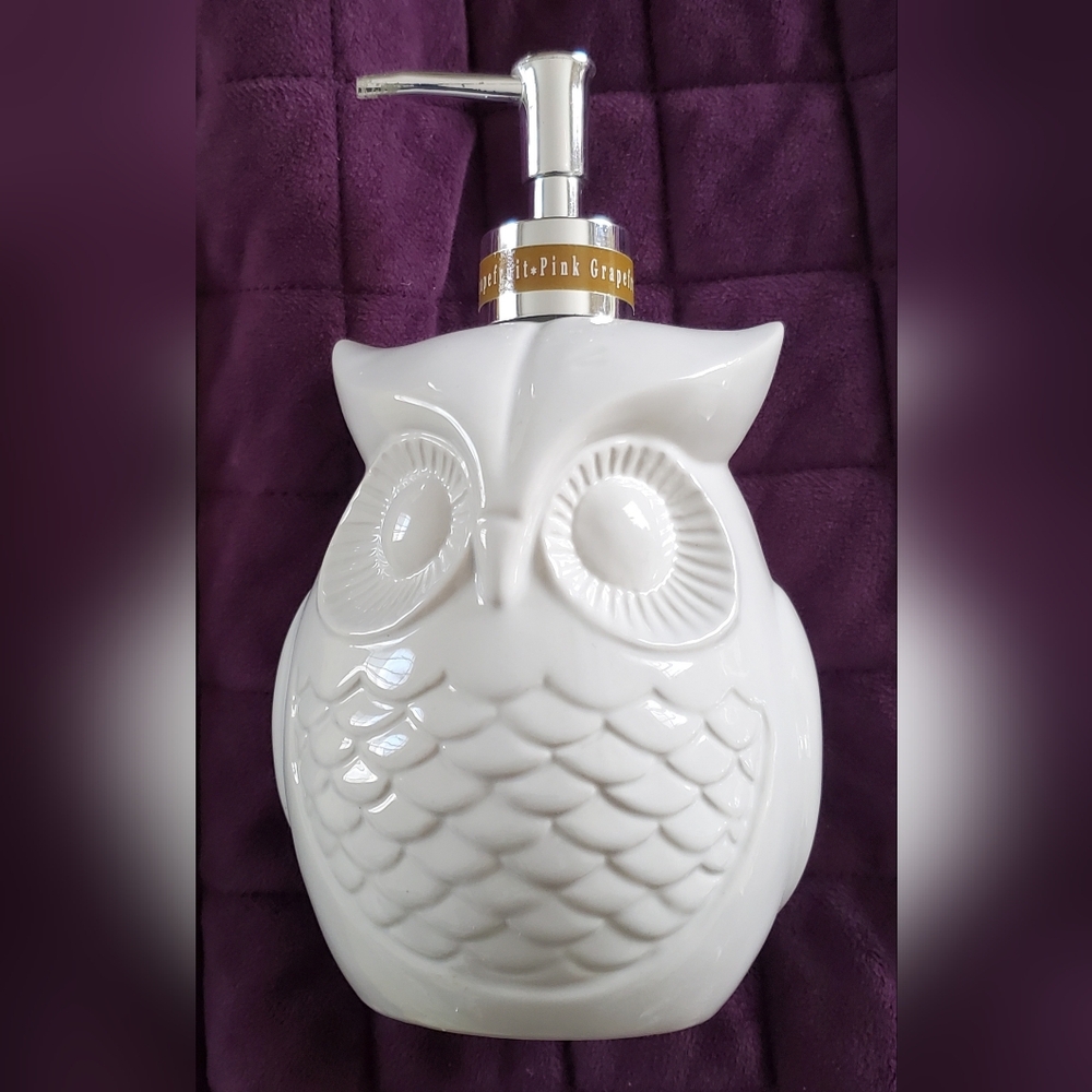 White Owl Accent Decor with Textured Details
